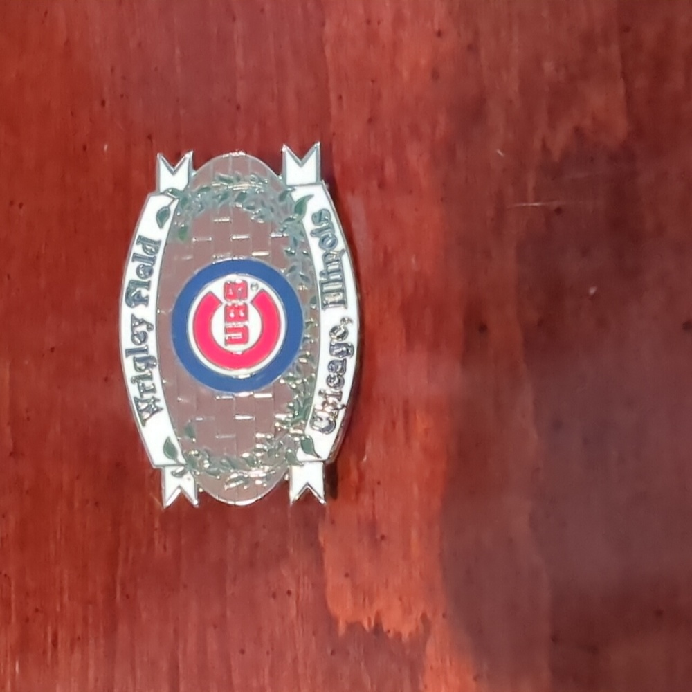 Cubs pin